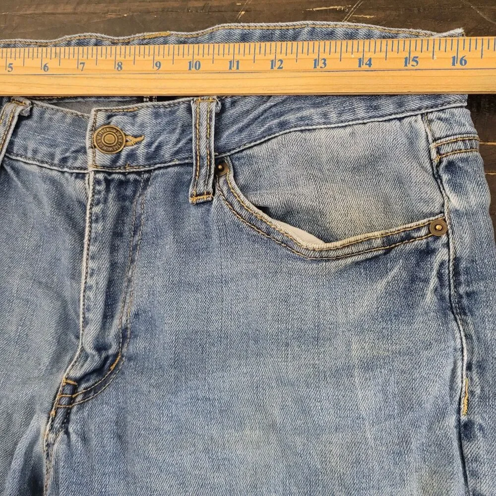 Forever 21 Men's Light Wash Distressed Jeans Size 31x32 Denim Slim Fit